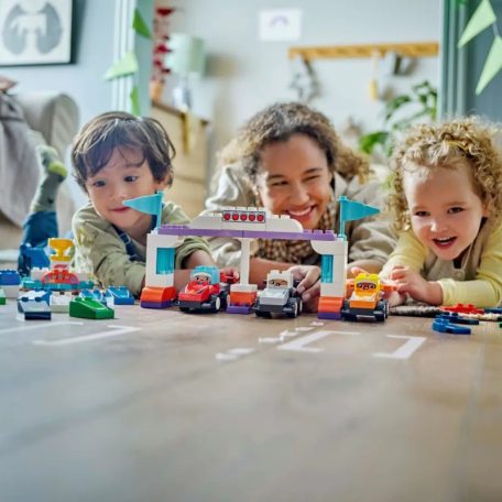 LEGO DUPLO Town 10445 F1 versenyautók és pilóták
