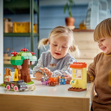 LEGO DUPLO Bluey 10469 Pizzáslányok: Gombóc és Bluey