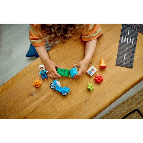 LEGO DUPLO Town 10471 Kék rendőrségi motorkerékpár