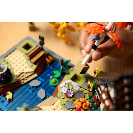 LEGO Icons 11372 Őszi kert házikóval