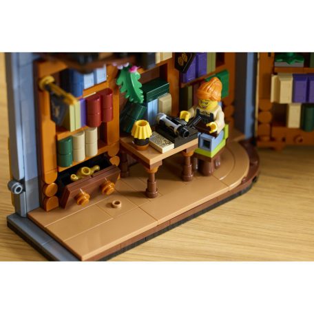 LEGO Icons 11379 Könyvkuckó: Könyvesbolt