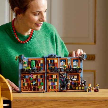 LEGO Icons 11379 Könyvkuckó: Könyvesbolt