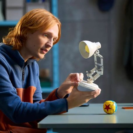 LEGO Ideas 21357 Disney Pixar Luxo Jr.