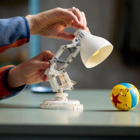 LEGO Ideas 21357 Disney Pixar Luxo Jr.