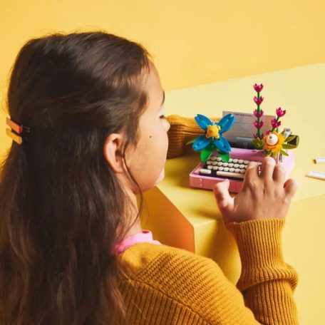 LEGO Creator 3in1 31169 Írógép virágokkal