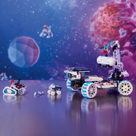 LEGO Technic 42211 Lunar Outpost holdjáró űrjármű