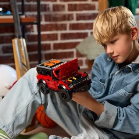 LEGO Technic 42213 Ford Bronco SUV