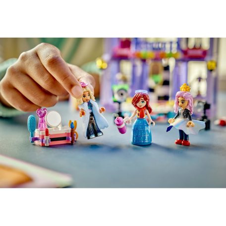 LEGO Friends 42685 Divatbemutató Heartlake Cityben