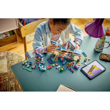 LEGO Friends 42688 Lovarda és lovasiskola