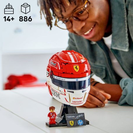 LEGO Editions Formula 1 43014 Scuderia Ferrari HP Charles Leclerc sisakja