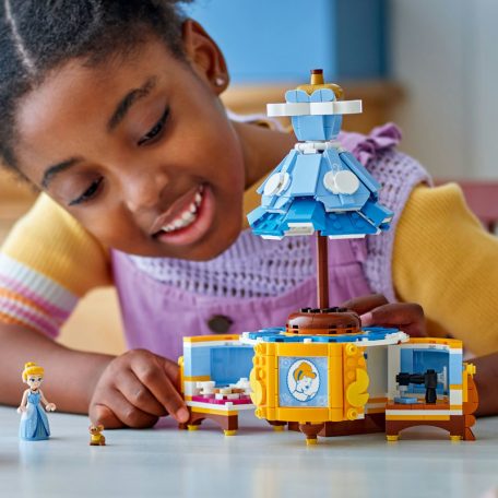 LEGO Disney Princess 43266 Hamupipőke ruhája