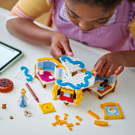 LEGO Disney Princess 43266 Hamupipőke ruhája