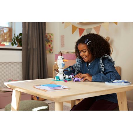 LEGO Disney Princess 43287 Olaf és Bruni vidám piknikezése