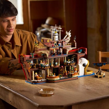 LEGO One Piece 75640 Az úszó Baratie étterem