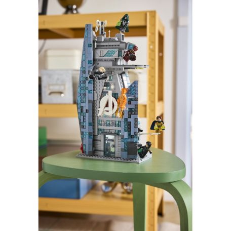 LEGO Marvel Super Heroes 76352 Bosszúállók: Doctor Doom ébredése - A Bosszúállók új tornya