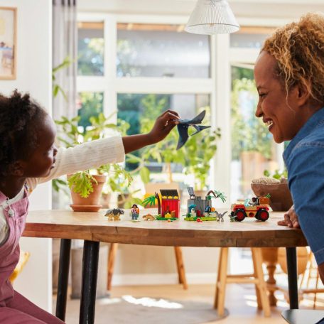 LEGO Jurassic World 76963 Kis dínók mentőközpont