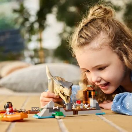 LEGO Jurassic World 76975 Menekülés a folyónál a T-Rex elől