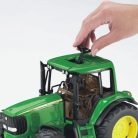 Bruder 02052 John Deere 6920 traktor homlokrakodóval