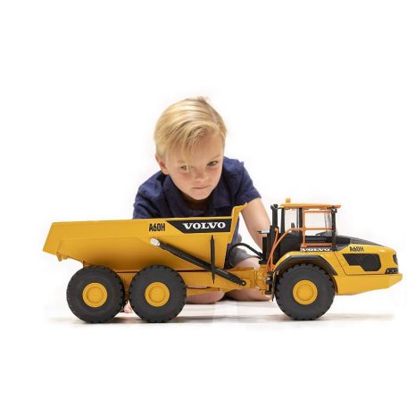 Bruder 02455 Volvo A60H háromtengelyes dömper
