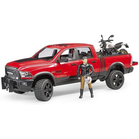 Bruder 02502 RAM 2500 Power Wagon és Ducati Scrambler Desert Sled motorkerékpár versenyzővel