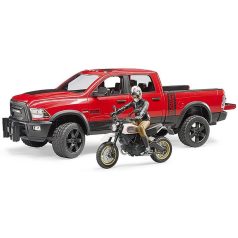   Bruder 02502 RAM 2500 Power Wagon és Ducati Scrambler Desert Sled motorkerékpár versenyzővel