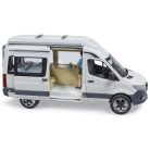 Bruder 02672 MB Sprinter lakóautó figurával és kiegészítőkkel