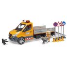 Bruder 02677 MB Sprinter kisteherautó útépítő figurával és kiegészítőkkel