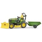 Bruder 62104 John Deere fűnyíró traktor utánfutóval és kertész figurával