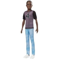   Barbie Fashionistas barátok - Barna hajú fiú baba fekete pólóban (130)
