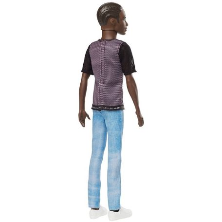 Barbie Fashionistas barátok - Barna hajú fiú baba fekete pólóban (130)