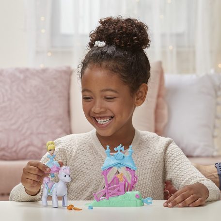 Disney hercegnők: Kis Királyság - Hamupipőke póni istállója