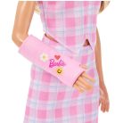 Barbie Fashionista barátok divatbaba - Baba rózsaszín gipszben és kockás ruhában (243)