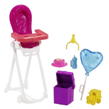 Barbie Skipper Babysitters - Barna hajú bébiszitter Barbie baba etetőszékben ülő kisbabával