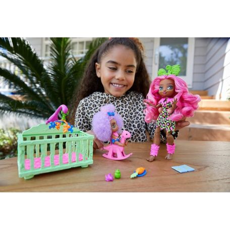 Cave Club - Bébiszitter játékszett Fernessa babával