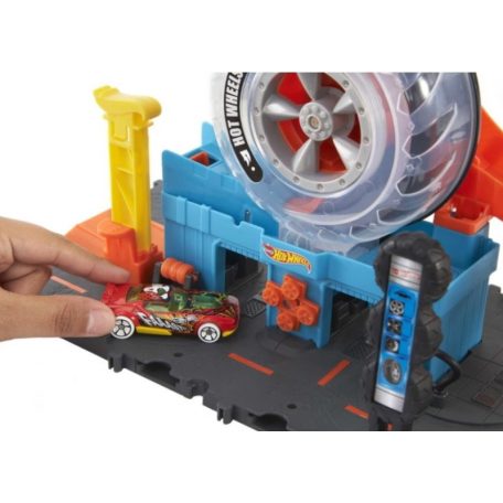 Hot Wheels City Triplakerék gumiszervíz játékszett