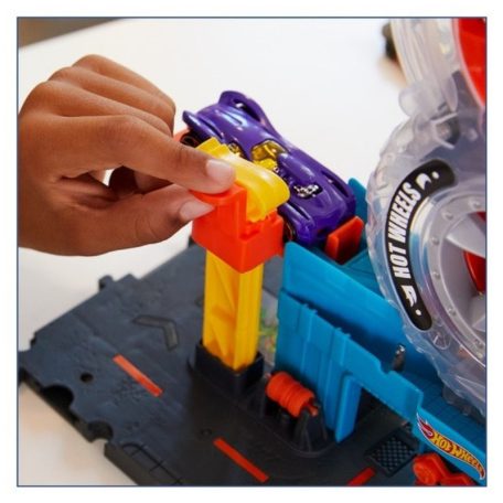 Hot Wheels City Triplakerék gumiszervíz játékszett