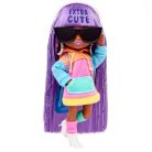 Barbie Extra Minis - Mini baba színes pulcsiban