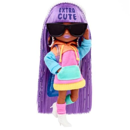 Barbie Extra Minis - Mini baba színes pulcsiban