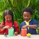 Hot Wheels Monster Trucks - Color Reveal autó sárkészítővel