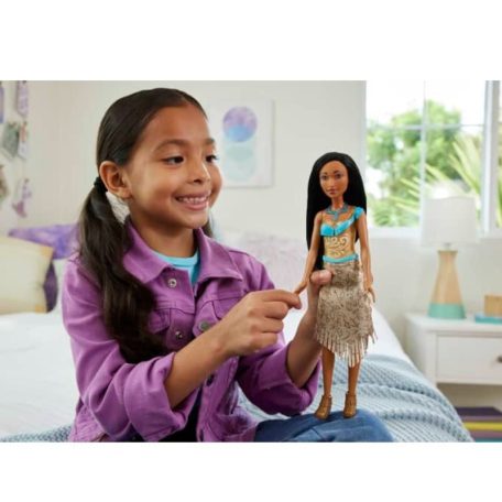 Disney hercegnők - Csillogó hercegnő - Pocahontas baba