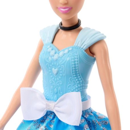 Disney Hercegnők Royal Fashion Meglepetés baba - Hamupipőke