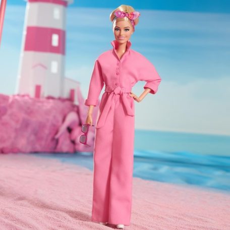 Barbie: The Movie - Barbie rózsaszín nadrágkosztümben