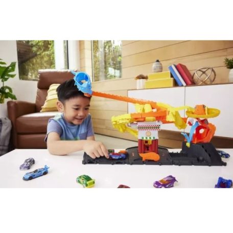 Hot Wheels City - Kobratámadás a pizzériában