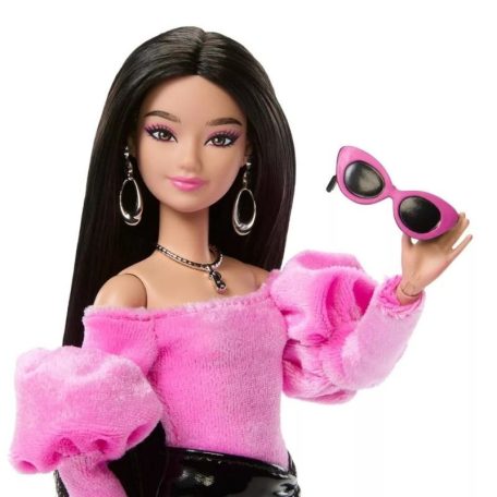 Barbie trendi barátnők - Fekete miniszoknyában