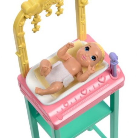 Barbie Karrier játékszett - Gyermekorvos baba szőke hajú csecsemővel