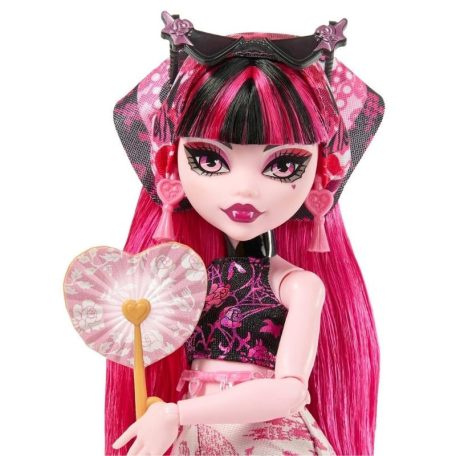Monster High szörnyen Jóbarátok Titkai Rémes utazások - Draculaura