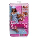 Barbie Kiskedvenc divatduó - Pöttyös kék ruhás divatbaba és kiskutya figura