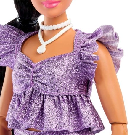 Barbie Deluxe Style divatbaba lila csillogós rövidnadrágos szettben (S8)