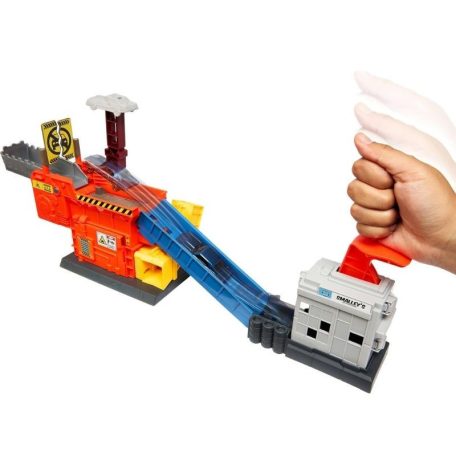Matchbox A film - Smalley roncstelepe