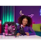 Monster High Rémtrendi öltöző Draculaura játékbabával